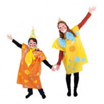 Fiesta. Disfraces. Caretas. Máscaras. Plumas. Globos. Pintura maquillaje